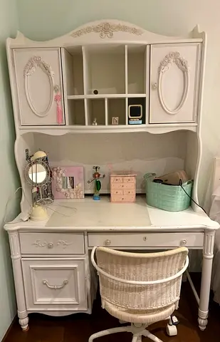 White computer desk or Vanity Isabella Collection Stanley Made in USA