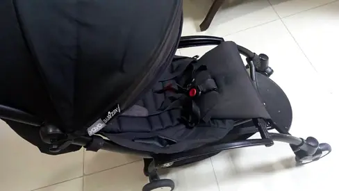 Yoyo baby zen Lightweight black foldable standard stroller - good condition