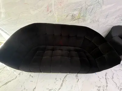 Black Tufted 3-Seater Sofa - Modern Curved Design