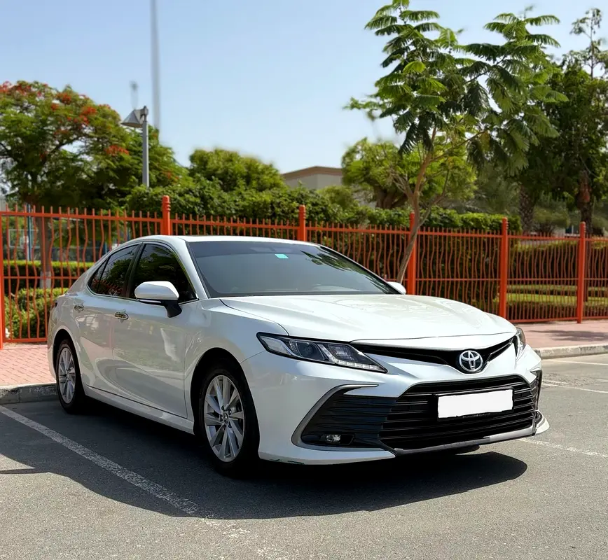 Toyota Camry 2024 — photo 1 of 10