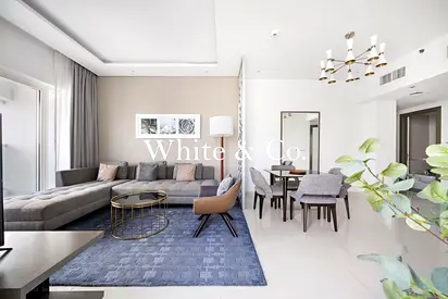 HIGH FLOOR / CANAL VIEW / PRIME LOCATION.