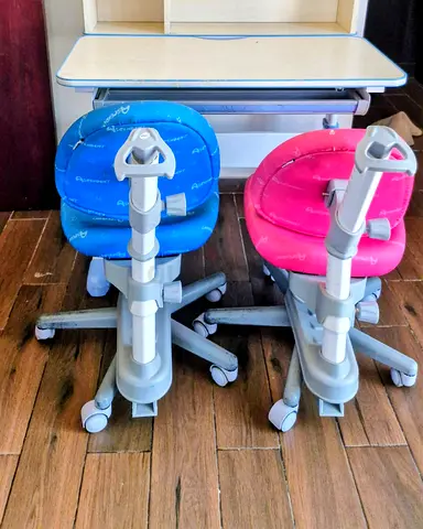 Kids Study Table with 2 chairs