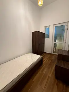 Private room with balcony available in Jvc