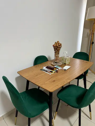 Dining table and 4 chairs