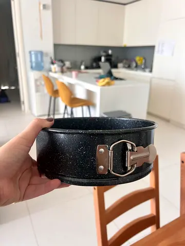 Cake tin