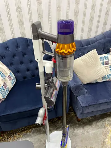 DYSON V15 VACUUM CLEANER