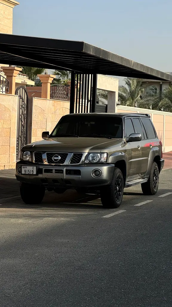 Nissan Patrol Safari 2017 — photo 1 of 7
