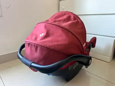 Joie infant car  rear facing car seat/baby carrier (portable) - good condition