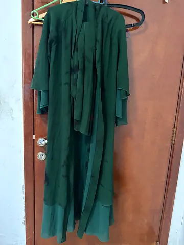 Elegant Forest Green Abaya