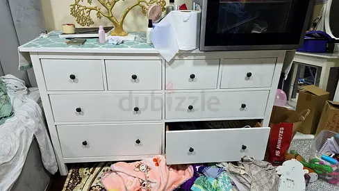 White 9-Drawer Dresser / Sideboard - Good Condition