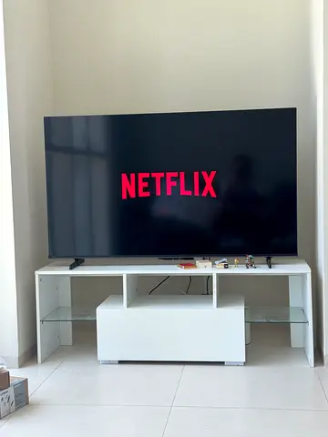 Hisense 55” 4K TV 55Q6Q - 6 months old!!