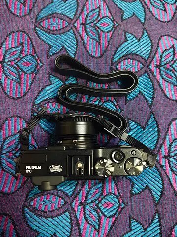 Fujifilm X10 Compact Digital Camera - Good Condition