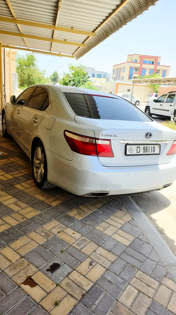 Lexus LS-Series 2007 — photo 1 of 7