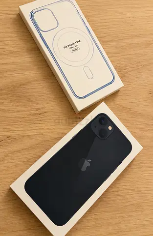 Brand new sealed iPhone 13 midnight 128gb
