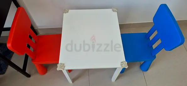 Kids table with two small chairs (red  blue) - Excellent condition