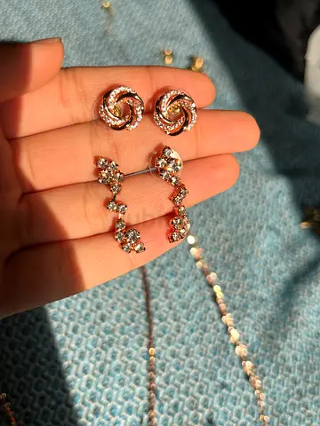 Delicate rose-gold crystal necklace, set of 4, never worn.