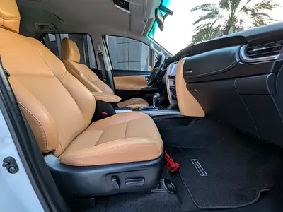 2025 Toyota FORTUNER 照片 11