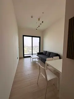 Fully furnished 1BR | Bright layout | Balcony
