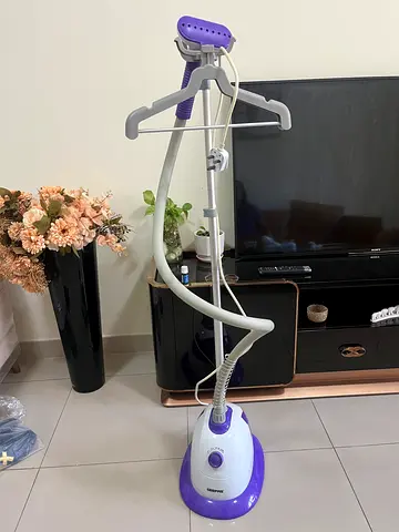 Geepas clothes iron steamer