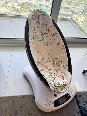 👶 4moms mamaRoo Baby Swing – Smart Rocker for 0-6 Months