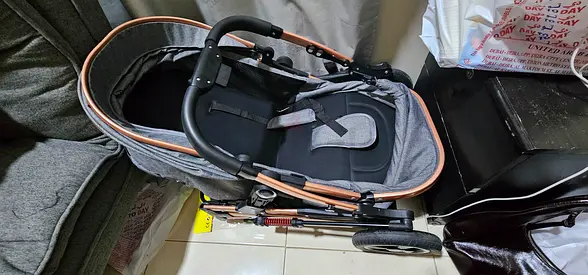 Lightly used baby pram stroller - good condition