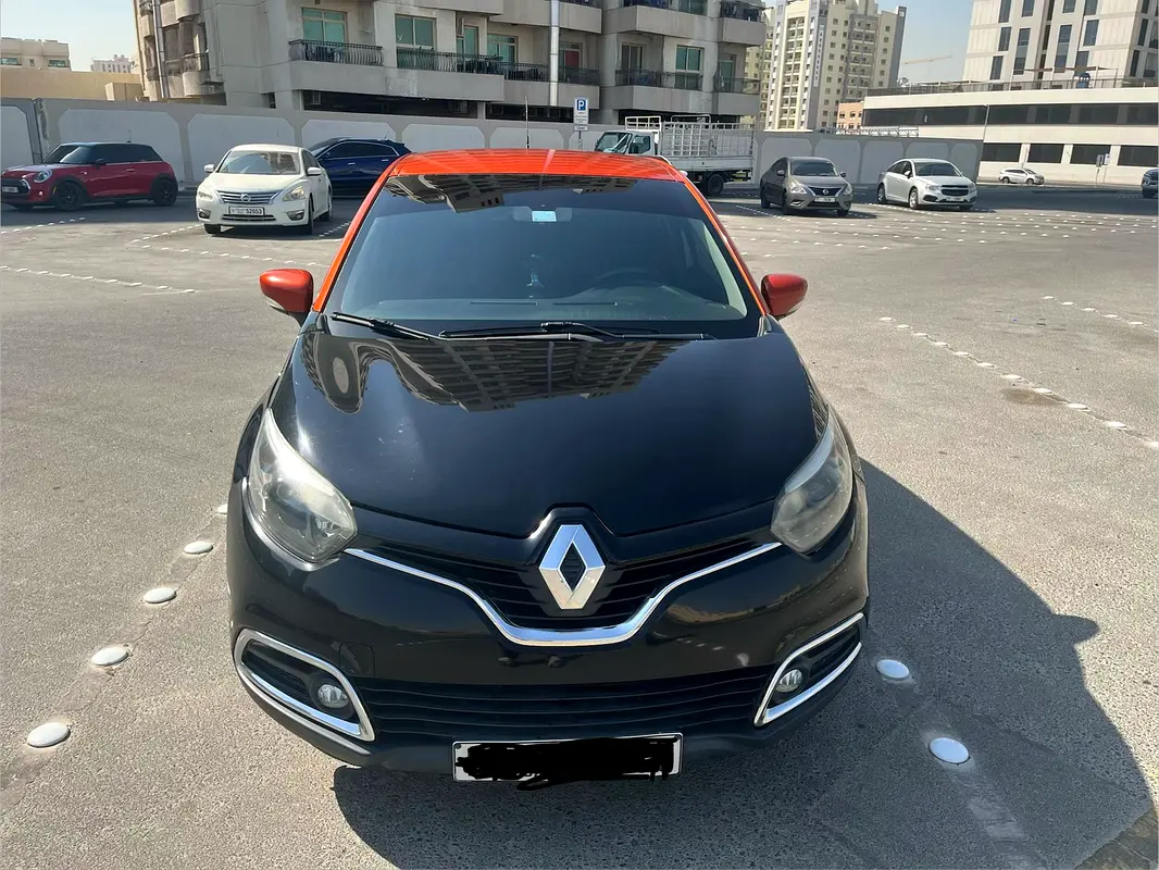 Renault Captur 2016 — photo 1 of 11
