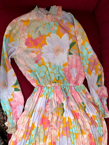 Floral Print Long Sleeve Pleated Dress