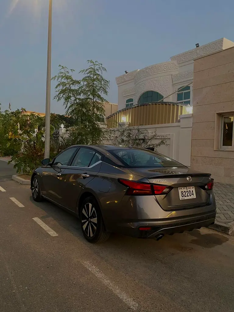 Nissan Altima 2020 — photo 1 of 7