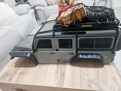 Traxxas TRX4 land rover body modified