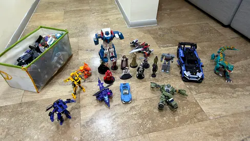 Large Kids Toy Bundle – Robots, Action Figures, LEGO-Style Car, Sci-Fi Figures  Storage Bin