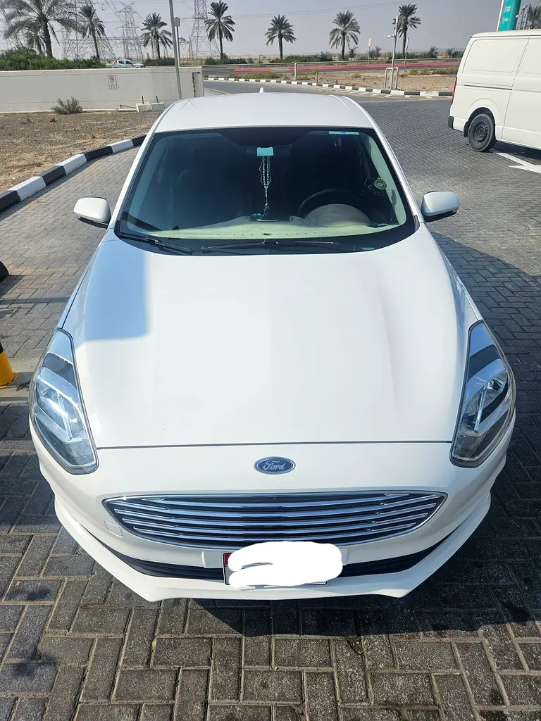 Ford Escort 2020 — photo 1 of 12