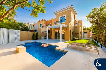 4 Bedrooms | Fully Upgraded | Turnkey