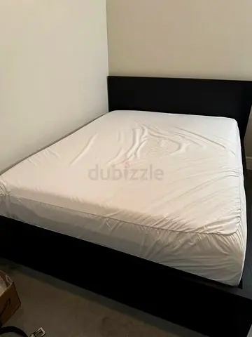 IKEA Bed and mattres / queen size