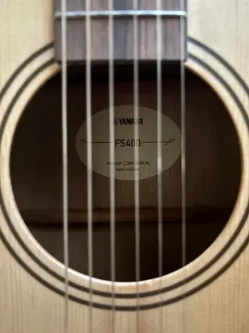 Yamaha FS400 Series Acoustic Guitar - Good Condition