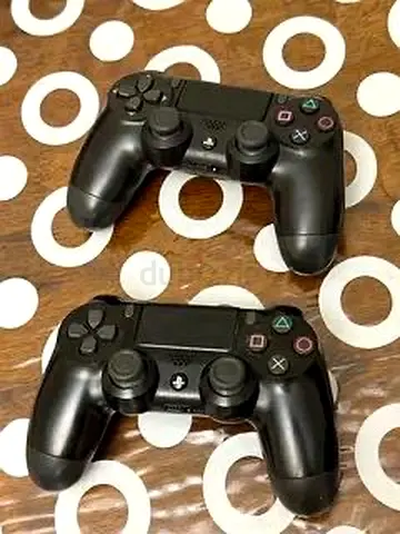 Ps4 controllers good condition