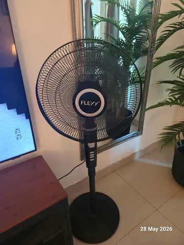 FLEXY Germany 16 Inches 5 Leaf Adjustable Height 3 Speed Stand Fan