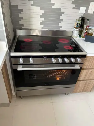German Engineering Siemens 90 cm Freestanding Ceramic Cooker with Schott Glass