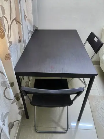 table and chairs