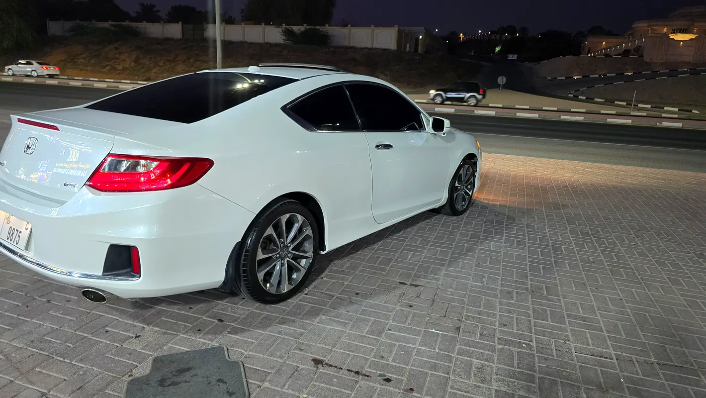Honda Accord 2013 — photo 1 of 5