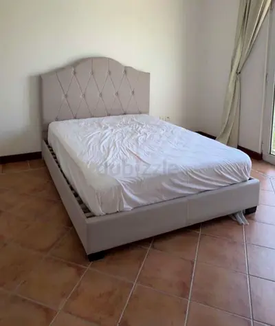 Queen size bed