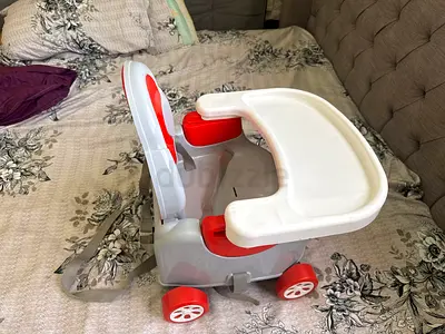 Portable Baby Booster Seat with Detachable Tray - Good Condition