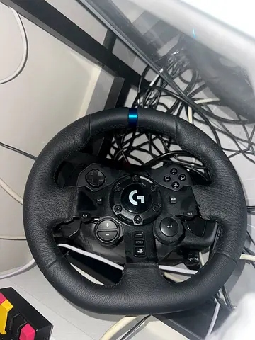 Logitech G29 racing wheel (used) with pedal set