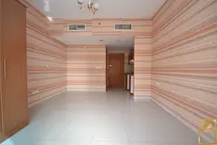 Vacant | Lakeview | Balcony | Higher Floor