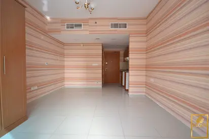 Vacant | Lakeview | Balcony | Higher Floor