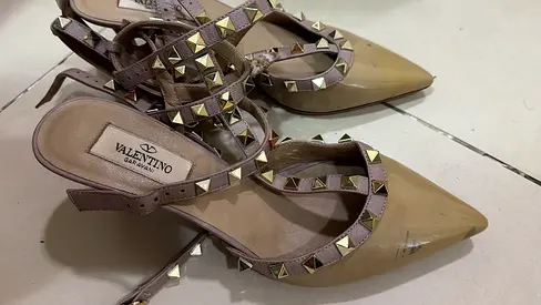 Valentino Rockstud clear pointed slingback heels - size unknown, light pink straps