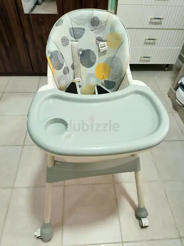 Adjustable Baby High Chair with Removable Tray and Safety Straps