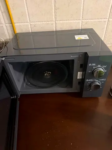Black+Decker microwave