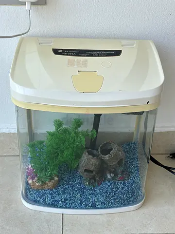 Fish water tank