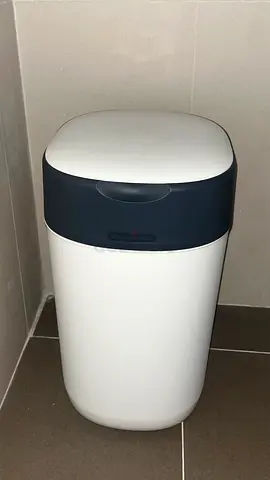 Tommee Tippee Twist  Click Diaper Bin – Excellent Condition (negotiable)
