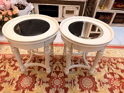 2 marina round tables